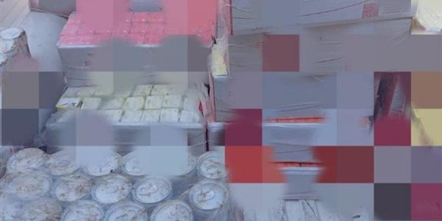 تموين الإسماعيلية يضبط 1812 عبوة مشروبات طاقة وعصائر فاسدة داخل أحد المحال