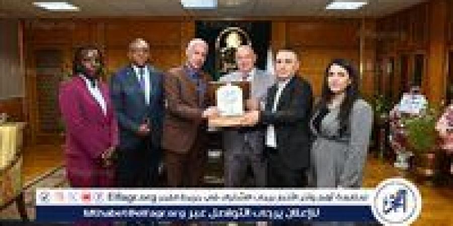 رئيس جامعة أسيوط يستقبل وفدًا دوليًا لبحث آفاق التعاون في التدريب والتوظيف بألمانيا