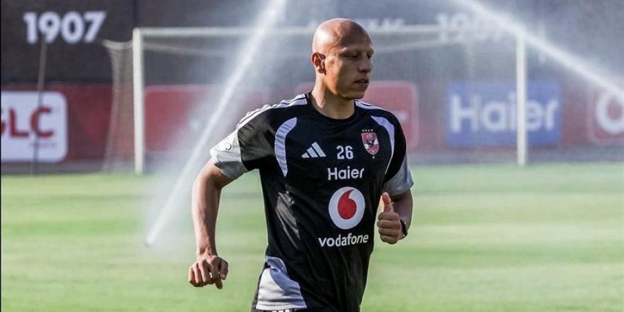 عمرو الجزار يبدأ برنامج العلاج الطبيعي بعد العودة إلى القاهرة