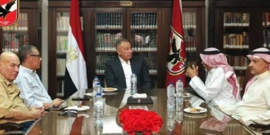 الخطيب يستقبل وفد الاتحاد العربى للكرة الطائرة