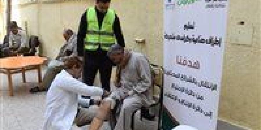 الأورمان تدعم 123 حالة غير قادرة بأجهزة تعويضية وسماعات طبية بأسوان