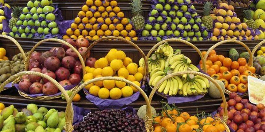 أسعار الفاكهة اليوم، العنب الأحمر بـ 25 جنيها والخوخ والكمثرى والبرقوق يتجاوزون الـ 70