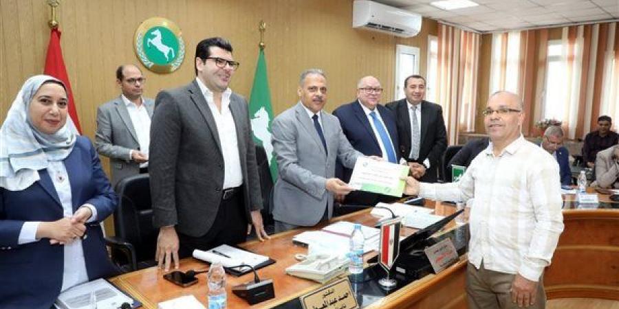 الأشموني يترأس اجتماع المجلس التنفيذى لمحافظة الشرقية