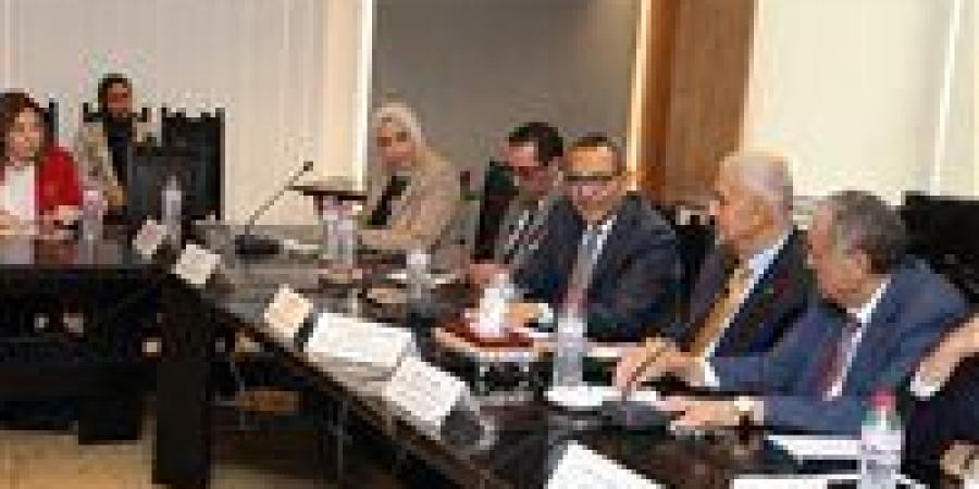 رجال الأعمال تبحث مع جهاز تنمية المشروعات زيادة التمويل ودعم الصناعات الصغيرة