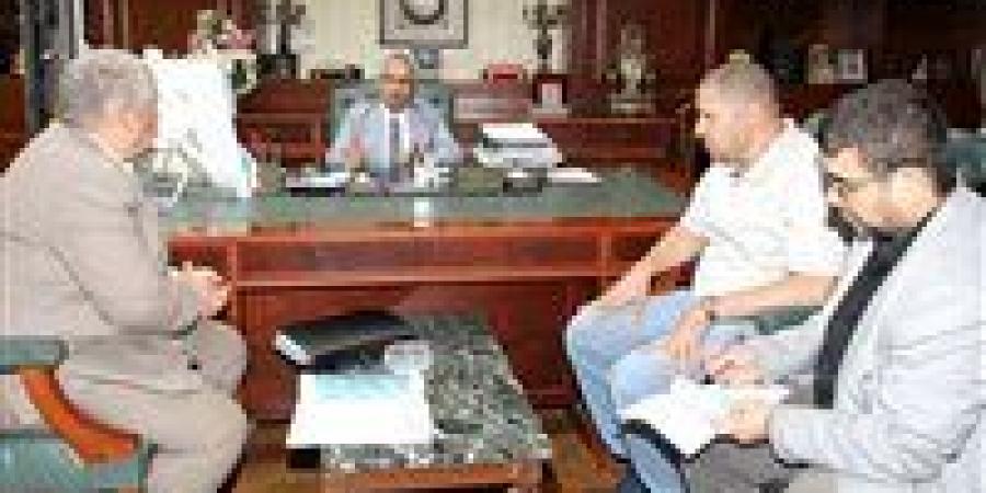 محافظ بني سويف يوجه المصرية للإتصالات بسرعة رد الشيء لأصله