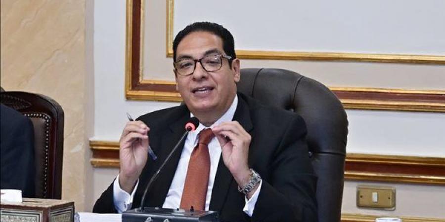 رئيس جامعة القاهرة يعلن منح العلاوة التشجيعية لـ 997 موظفا