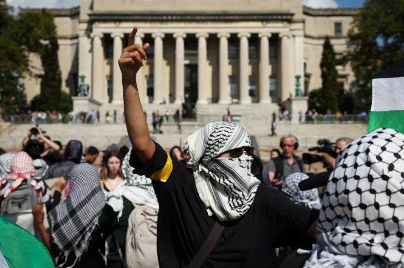 الشرطة البريطانية تحذر من اعتقال مشاركين في احتجاج مؤيد للفلسطينيين أمام السفارة الأمريكية