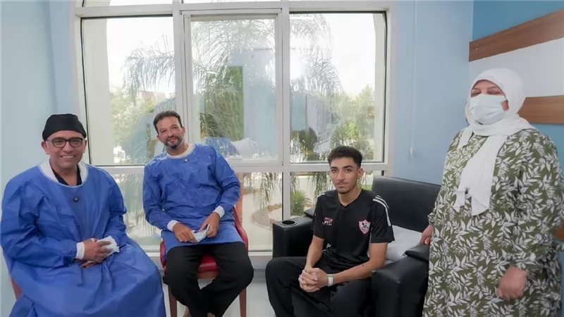 فرصة جديدة للحياة.. عمر يستعيد أمل العودة لكرة القدم بعد زراعة الكبد بمستشفى الناس