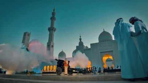 مع اقتراب شهر رمضان 2027.. معلم يطالب بمد إجازة نصف العام إلى شهر كامل