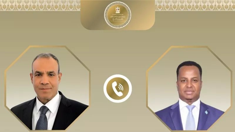 وزير الخارجية ونظيره الصومالي يبحثان سبل تعزيز العلاقات الثنائية والتطورات الإقليمية