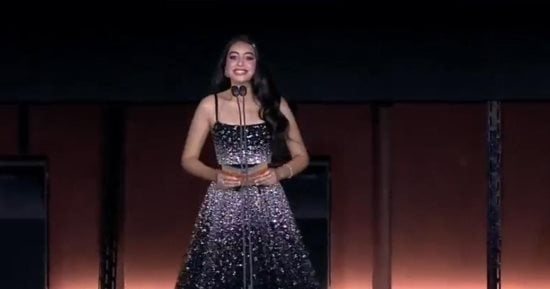 ياسمينا العبد تقدم حفل افتتاح مهرجان الجونة السينمائي في دورته التاسعة
