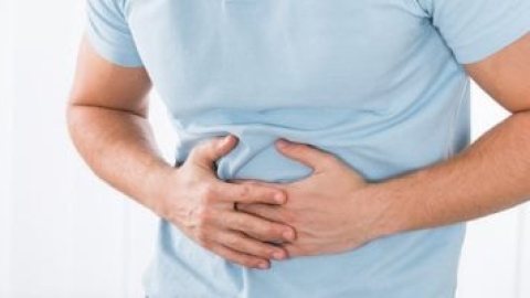 أسباب الشعور بانتفاخ البطن والغازات.. 3 علاجات منزلية