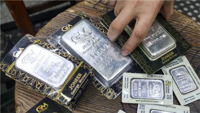 الفضة تتعافي ..صعود عقود السبائك ببورصتي أمريكا وآسيا اليوم
