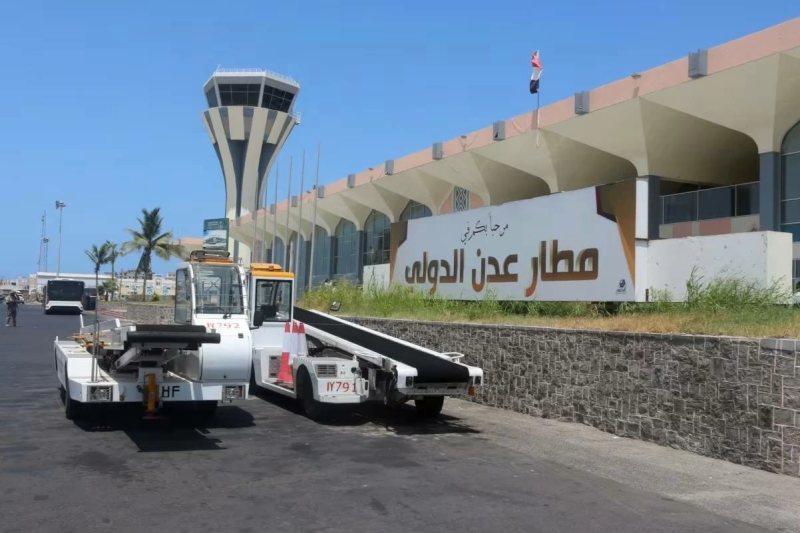 بعد الهجوم على مطار عدن.. الحكومة اليمنية ترفع الجاهزية الأمنية