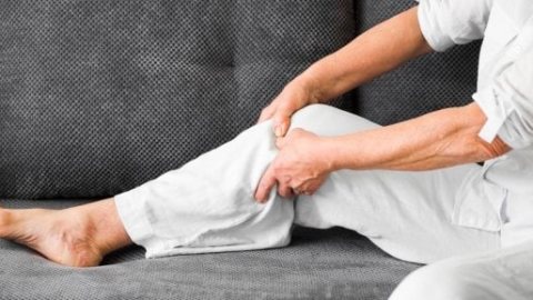 لماذا تزداد آلام المفاصل مع تغير الفصول؟.. خبراء يوضحون