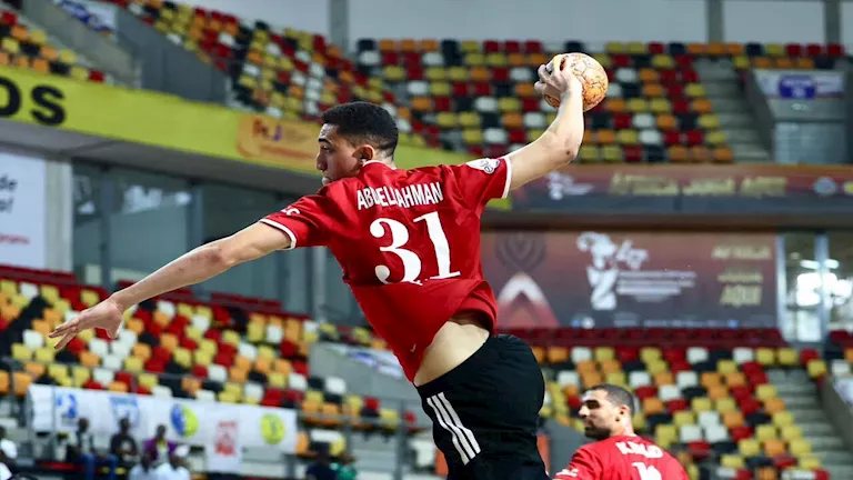 الأهلي يقلب الطاولة على بترو أتليتكو ويتأهل لنصف نهائي بطولة إفريقيا لليد