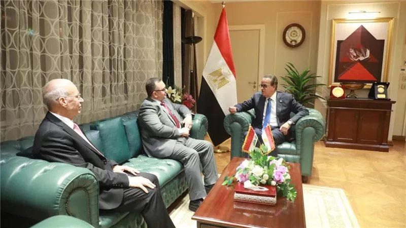 وزير الصحة يبحث مع نظيره العراقي تعزيز التعاون الصحي وتوطين صناعة الأدوية وتبادل الخبرات في تشغيل المستشفيات