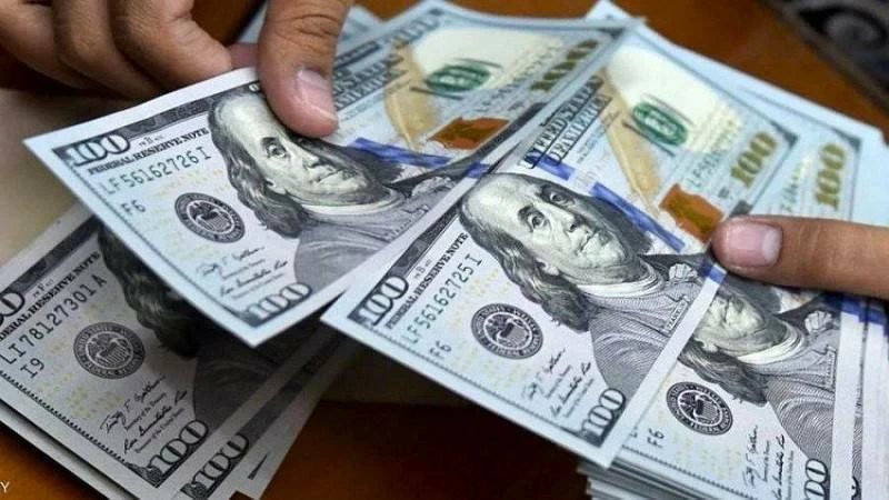 سعر الدولار اليوم في البنوك يقفز لـ53 جنيهًا.. خبراء يوضحون الأسباب