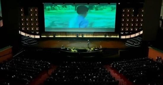 محمد نوارة يقود عرضًا موسيقيًا وغنائيًا في افتتاح مهرجان الجونة السينمائي