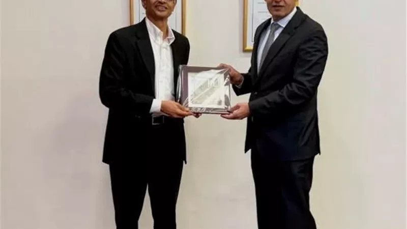 عبد اللطيف: نحرص على تعزيز أوجه التعاون وتبادل الخبرات مع الجانب السنغافوري في التعليم الفني