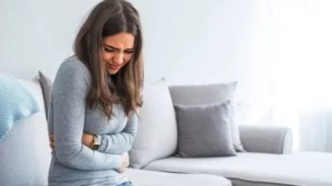 5 أطعمة ومشروبات قد تساعد فى تنظيم الدورة الشهرية