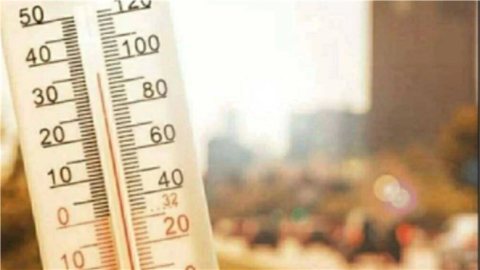 سحب رعدية وأمطار غزيرة.. تحذير مهم من «الأرصاد» بشأن طقس الغد