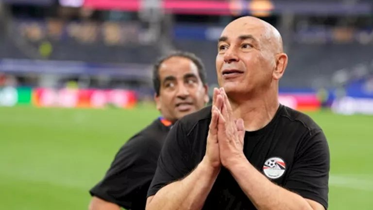 بسبب محمد صلاح.. رئيس بلدية إسطنبول يدعو حسام حسن لزيارة تركيا (ما القصة؟)