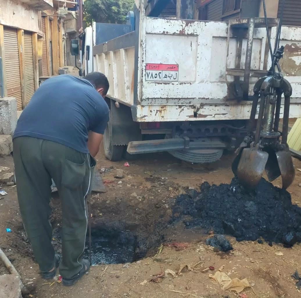 تكليفات بصيانة وتطهير شبكة الصرف الصحي بمدينة دسوق بكفرالشيخ