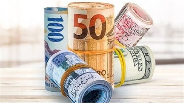 أسعار العملات مقابل الجنيه المصري اليوم.. الدولار عند 53.99 جنيه للبيع