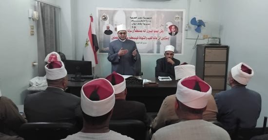 مدير أوقاف أسوان يشدد على الانضباط ويحذر من مخالفات المنابر.. صور