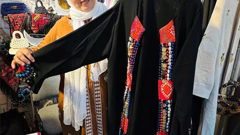 الهلال الأحمر المصري يستعرض إبداعات المرأة السيناوية والحرف الخيامية في معرض «تراثنا»