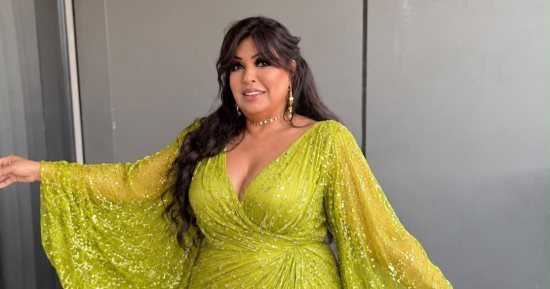 فيفي عبده تشكو الحسد بعد تمزق فستانها: العين مش سيباني