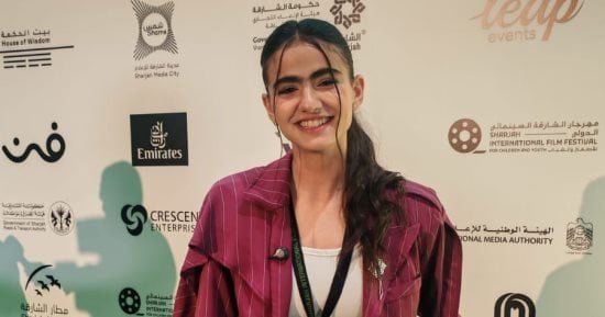 نجوم الفن يتوافدون على السجادة الخضراء لمهرجان الشارقة السينمائى للأطفال