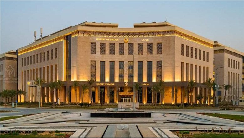 مرتب المعلم المساعد بعد زيادة 2027.. تفاصيل صرف 5 آلاف جنيه على مرحلتين