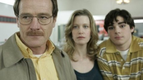 بعد وفاة أحد أبطال مسلسل Breaking Bad.. ما هو الشلل الدماغى؟