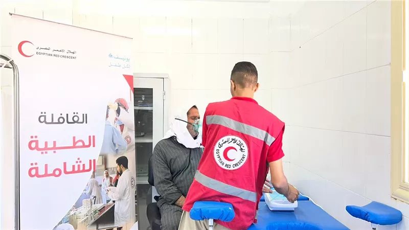 الهلال الأحمر المصري يطلق قافلة طبية وخدمية لمدة 3 أيام لخدمة أهالي الشيخ زويد بشمال سيناء