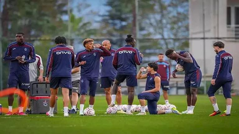 "في غياب صلاح".. طرابزون يواصل تدريباته استعداد لمواجهة سامسون سبور بالدوري