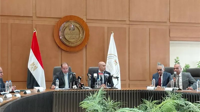 وزير المالية: معدل زيادة المخصصات المالية للصحة والتعليم والتنمية البشرية سنويا اكبر من مخصصاتهم المالية