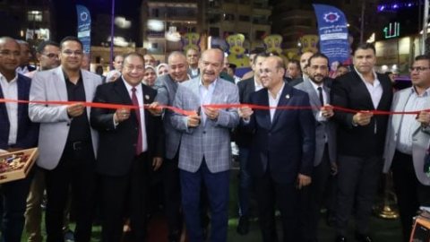 محافظ السويس يفتتح المعرض الشتوي للملابس والمفروشات بتخفيضات تصل 30%