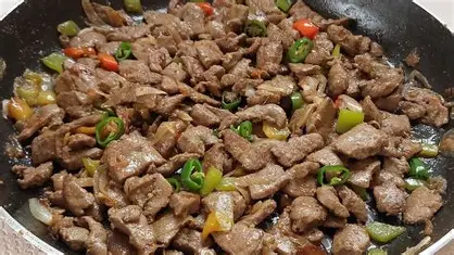 كبدة بالريحة.. طريقة عمل الكبدة بالبصل طرية ومتحمرة