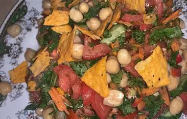 سلطة بالمزاج.. طريقة عمل سلطة الدوريتوس مع الصوص كرانشي وخفيفة
